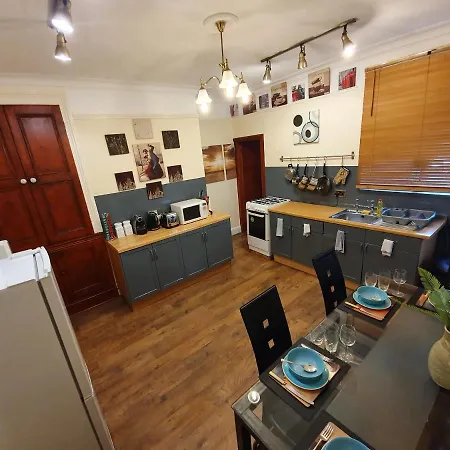 Quarto em Acomodações Particulares * Cosy Deluxe Double Bedroom + Free Wifi + Free Parking Leeds (West Yorkshire)